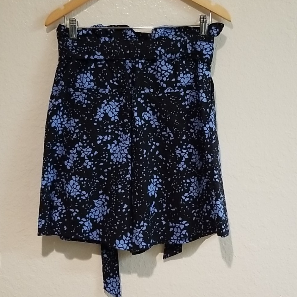 📌FINAL SALE  |WWW | Floral Print High Rise Shorts - Picture 4 of 8